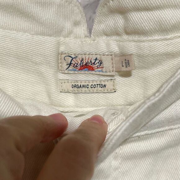 Faherty Rikki Short in White - Picture 6 of 10